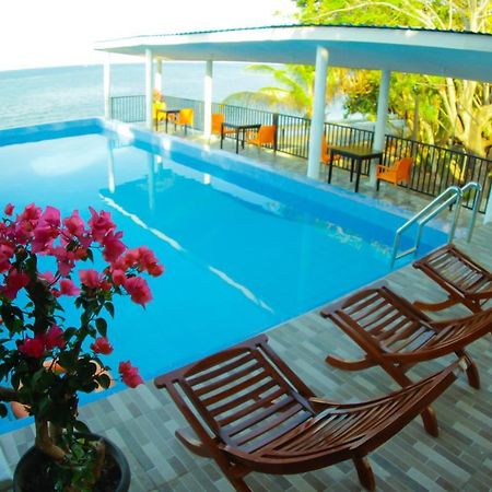Fx72 Beach Resort Maumere Kültér fotó