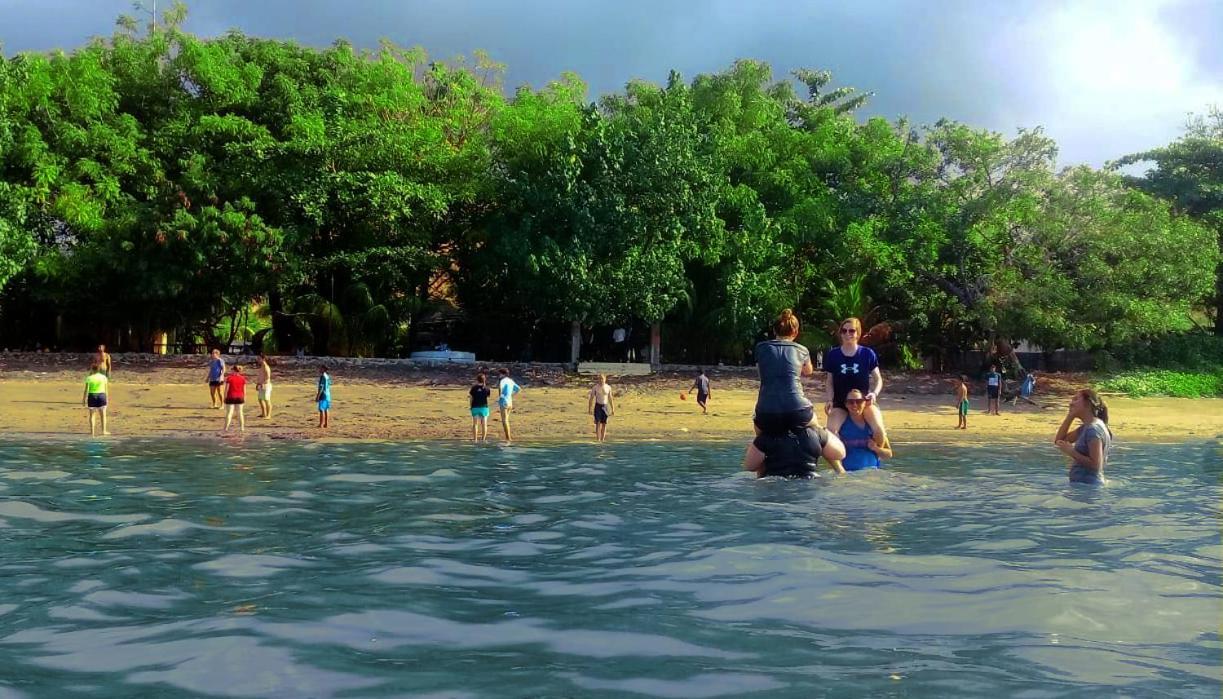 Fx72 Beach Resort Maumere Kültér fotó