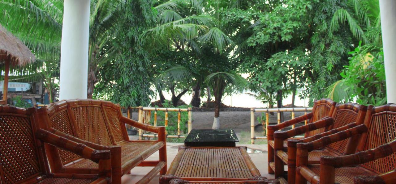 Fx72 Beach Resort Maumere Kültér fotó