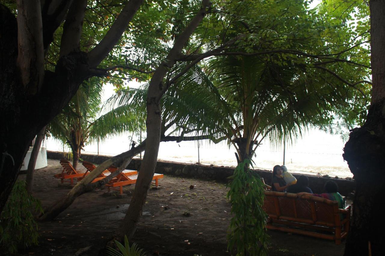 Fx72 Beach Resort Maumere Kültér fotó