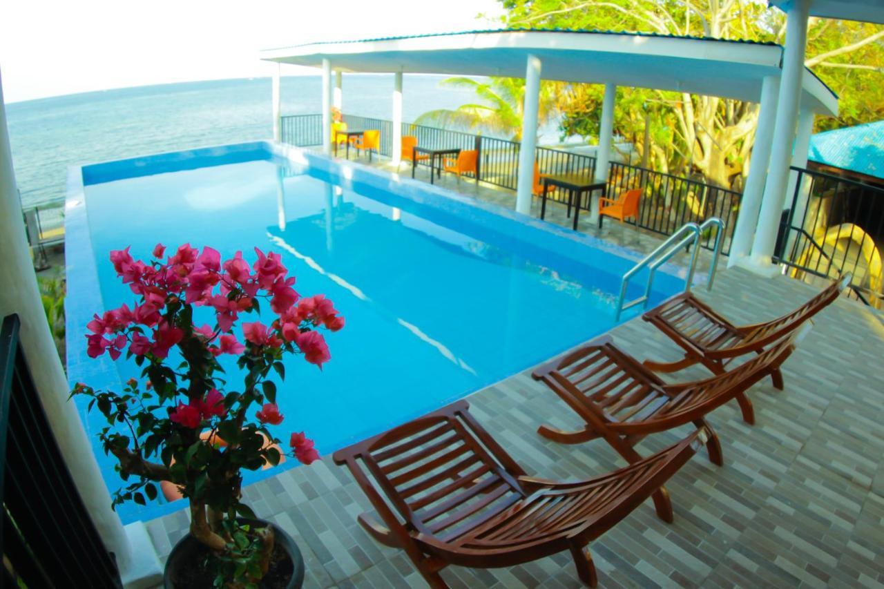 Fx72 Beach Resort Maumere Kültér fotó