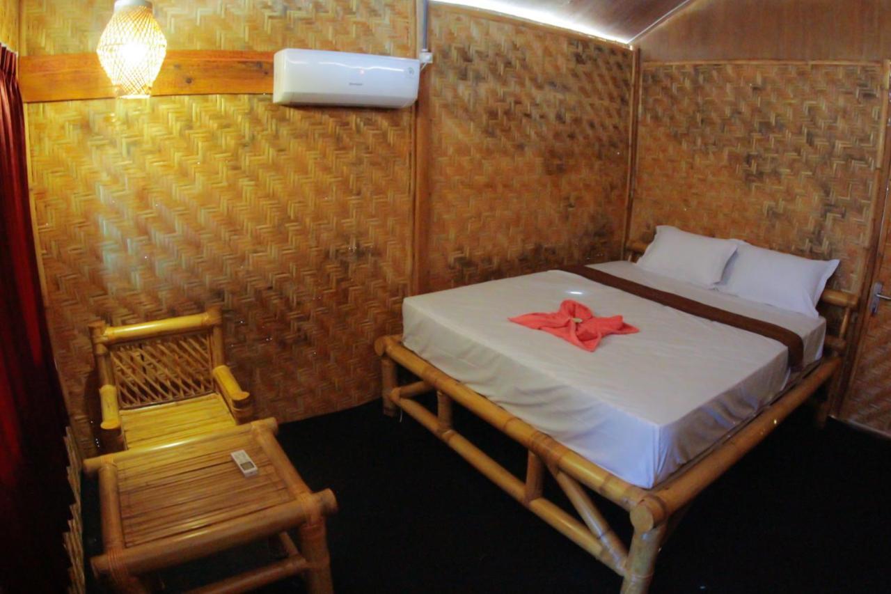 Fx72 Beach Resort Maumere Kültér fotó