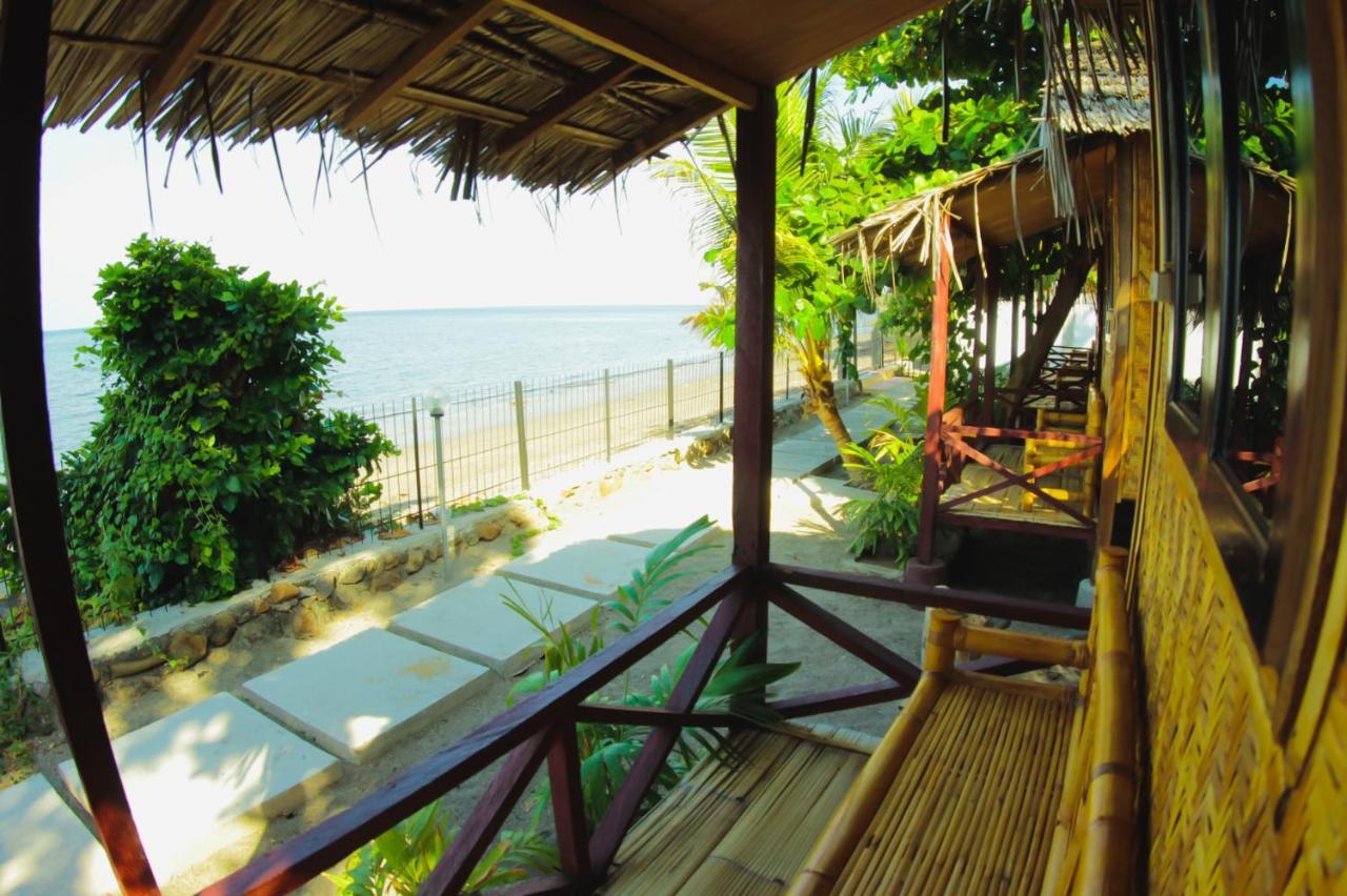 Fx72 Beach Resort Maumere Kültér fotó