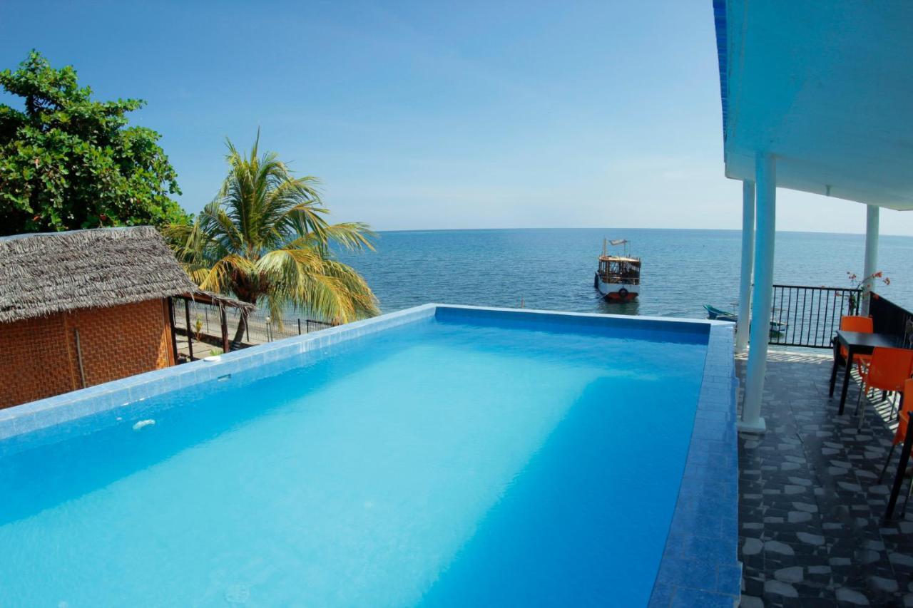Fx72 Beach Resort Maumere Kültér fotó