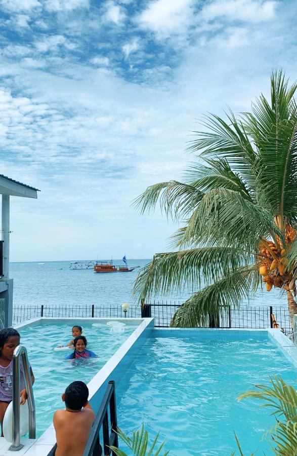 Fx72 Beach Resort Maumere Kültér fotó